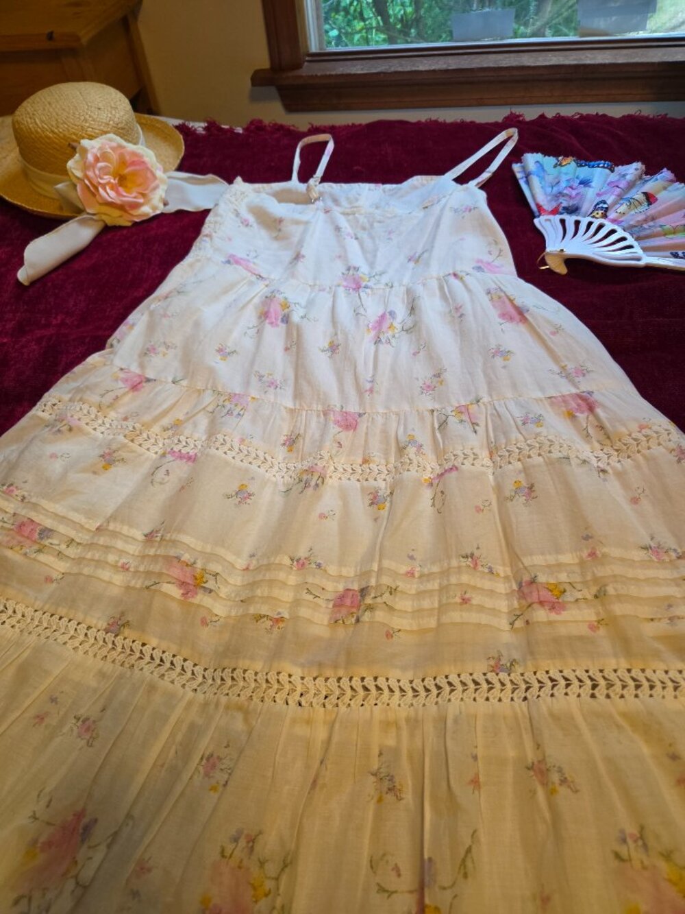 GORGEOUS EMBELLISHED EYELET MULTI FLOUNCE FLORAL FULL SWEEP MAXI PERFECTION..M-L